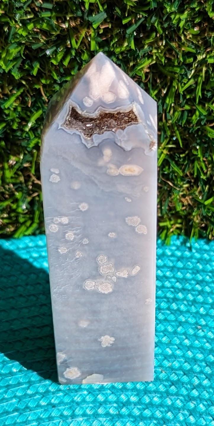 Grey Flower Agate Tower